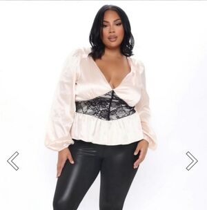 🍁🍂Fashion nova pink satin &lace blouse 2x